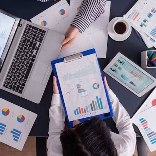 Analytics & Data Analyst