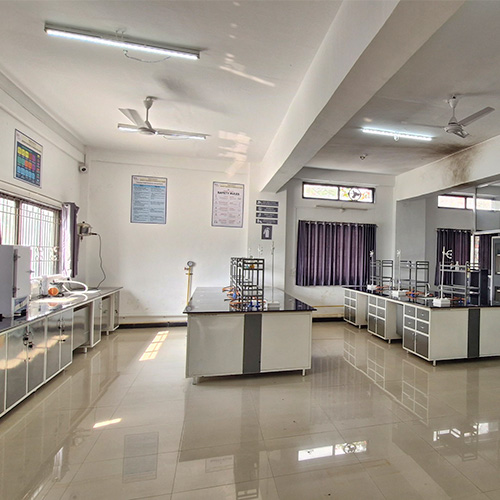 4 Pharmaceutical Chemistry Labs