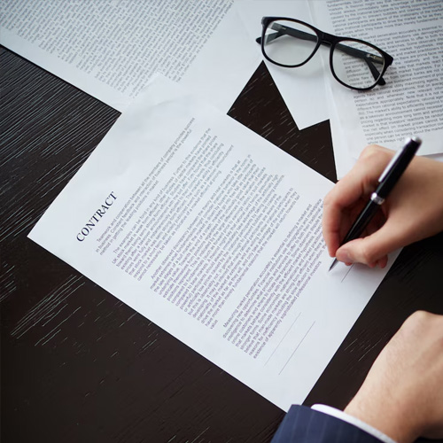 Contract Law Specialist